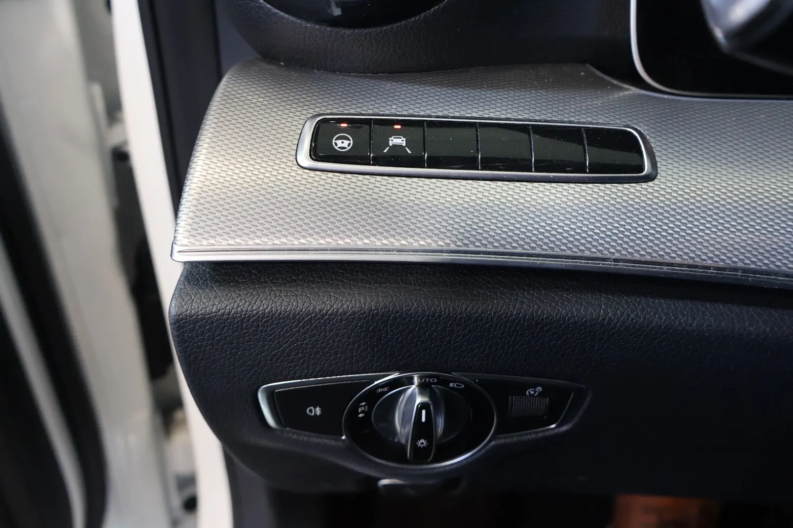 E 200 WIDE+DISTRONIC+360°+LED+AHK+NAVI+17