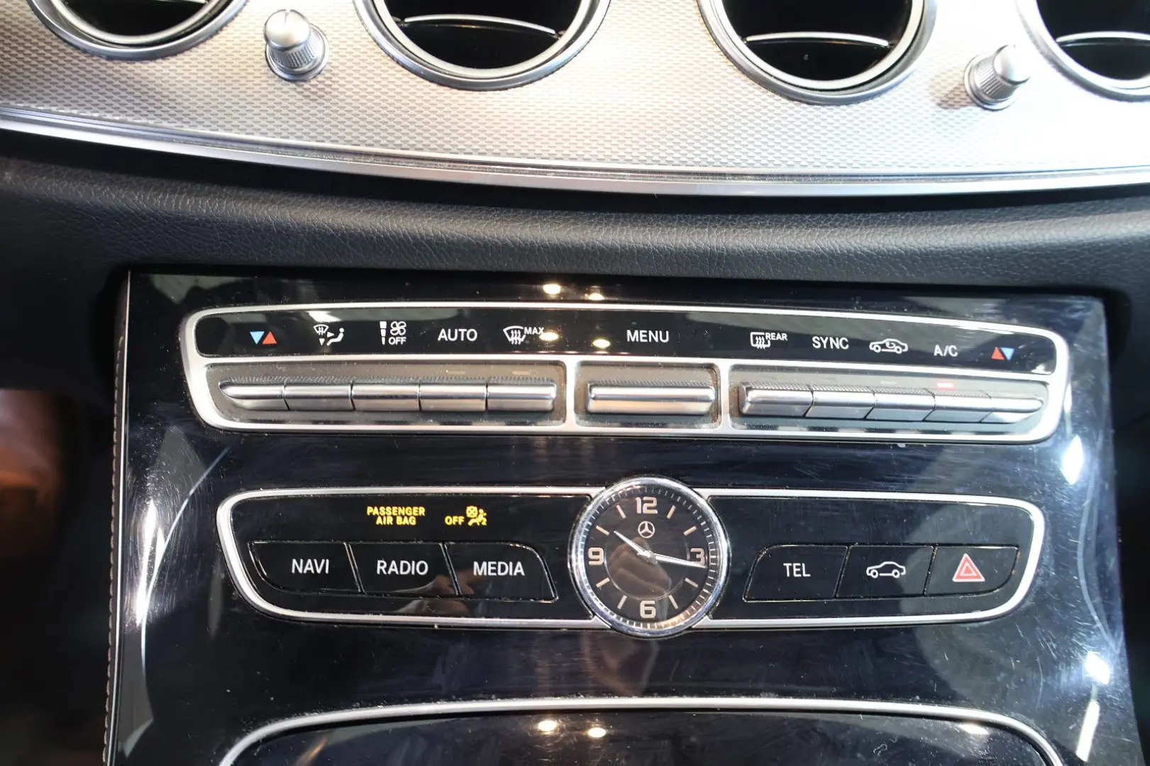 E 200 WIDE+DISTRONIC+360°+LED+AHK+NAVI+17