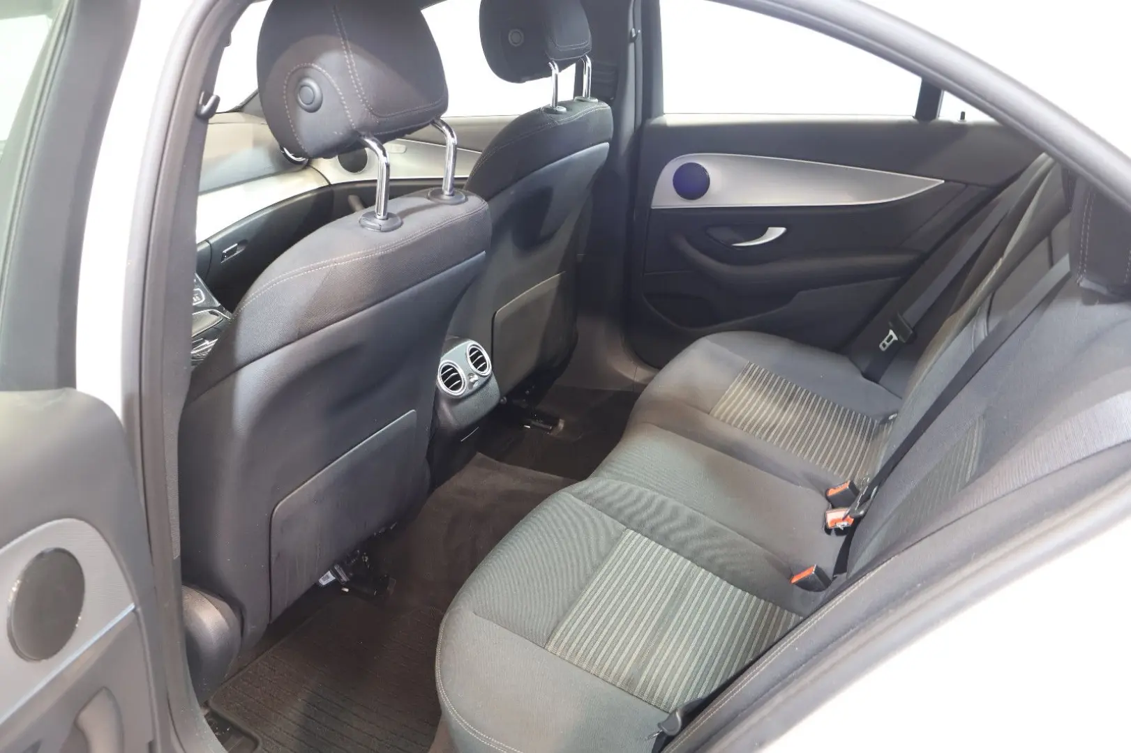 E 200 WIDE+DISTRONIC+360°+LED+AHK+NAVI+17