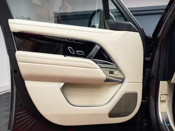 Range Rover Autobiography