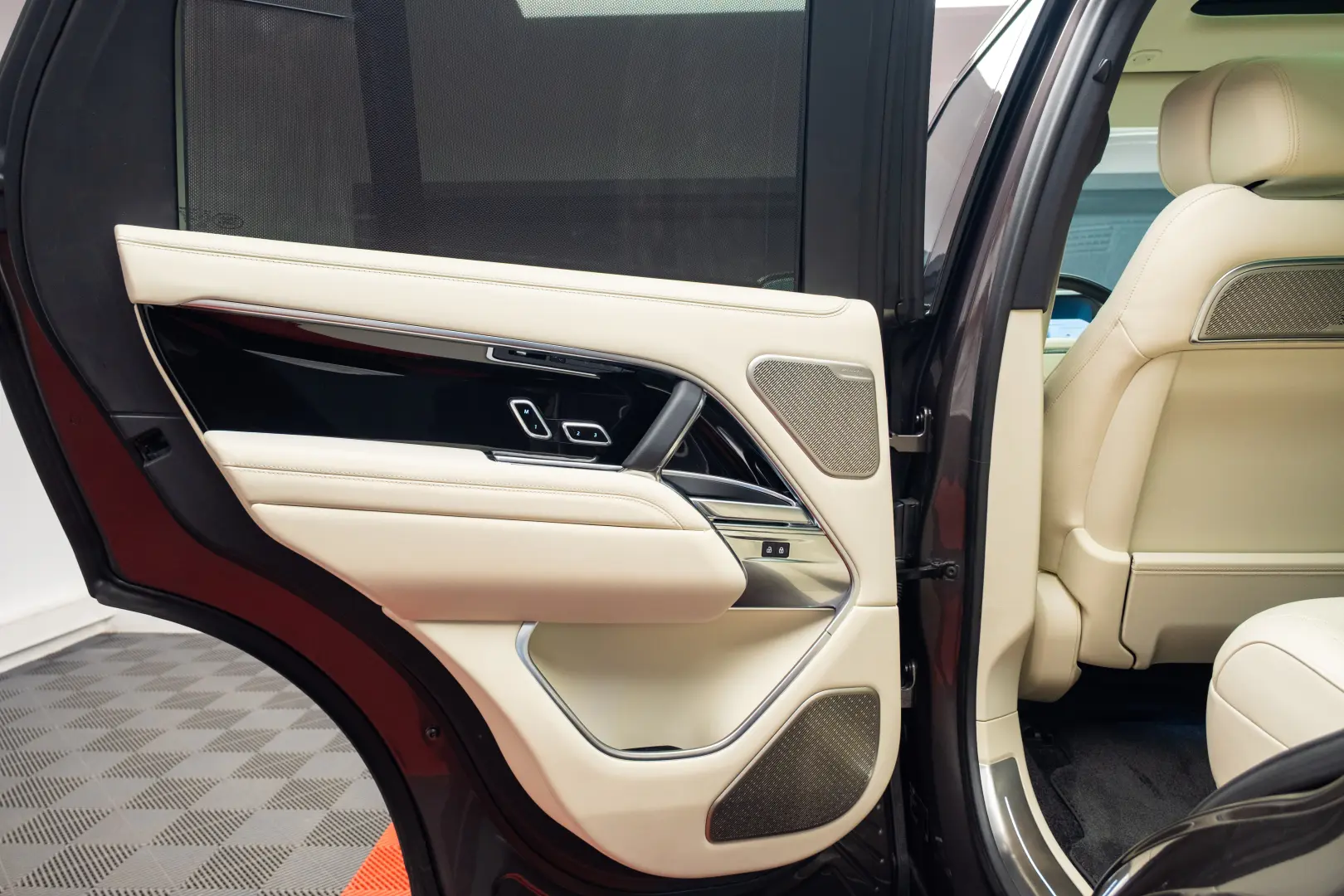 Range Rover Autobiography
