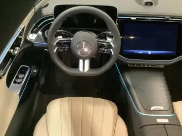 Mercedes-Benz E 200 Limuzină AMG+NOAPTE+19''