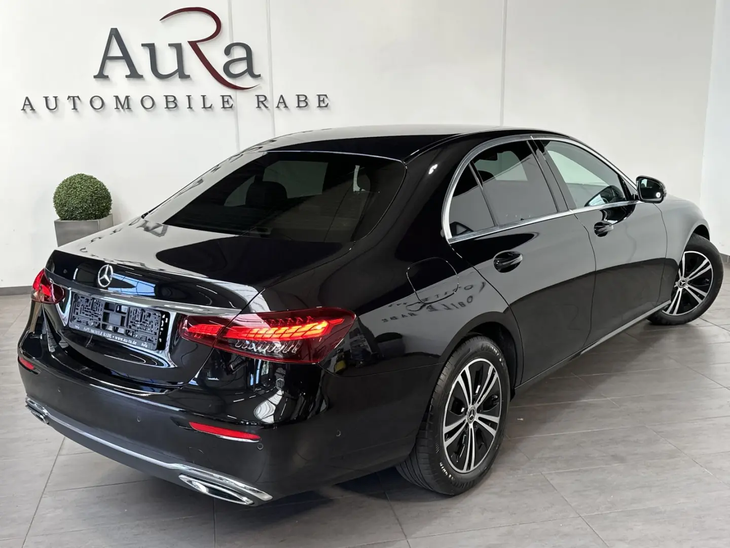 MERCEDES BENZ E220d Avantgarde NAV+WIDESCREEN+LEASING