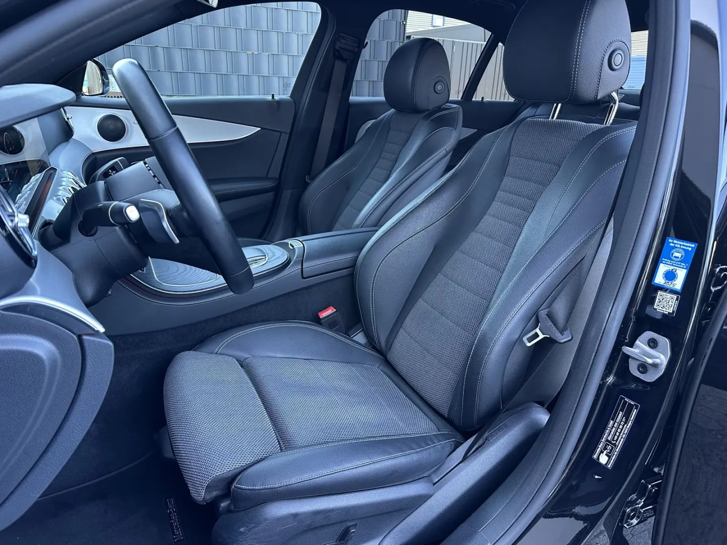 MERCEDES BENZ E220d Avantgarde NAV+WIDESCREEN+LEASING