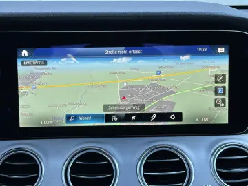 MERCEDES BENZ E220d Avantgarde NAV+WIDESCREEN+LEASING