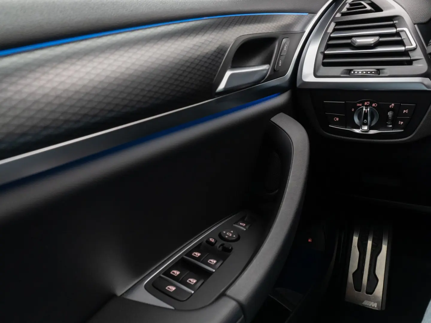 BMW X3 xD30e M Sport 360°DAB HiFi LEASING