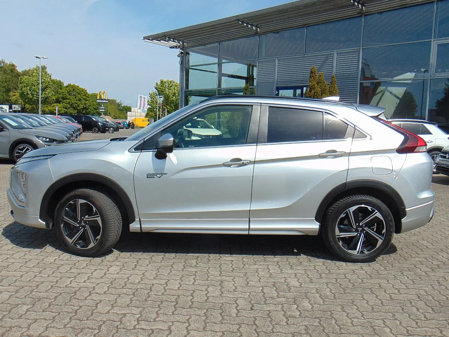 MITSUBISHI Eclipse Cross Plus Black Hybrid 4WD LEASING