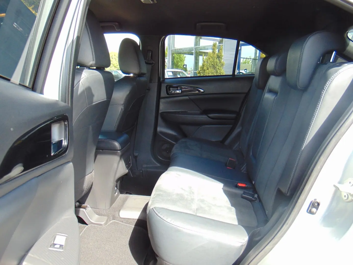 MITSUBISHI Eclipse Cross Plus Black Hybrid 4WD LEASING