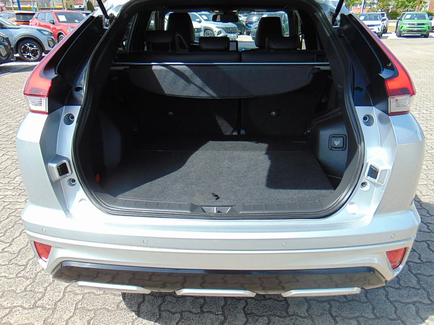 MITSUBISHI Eclipse Cross Plus Black Hybrid 4WD LEASING