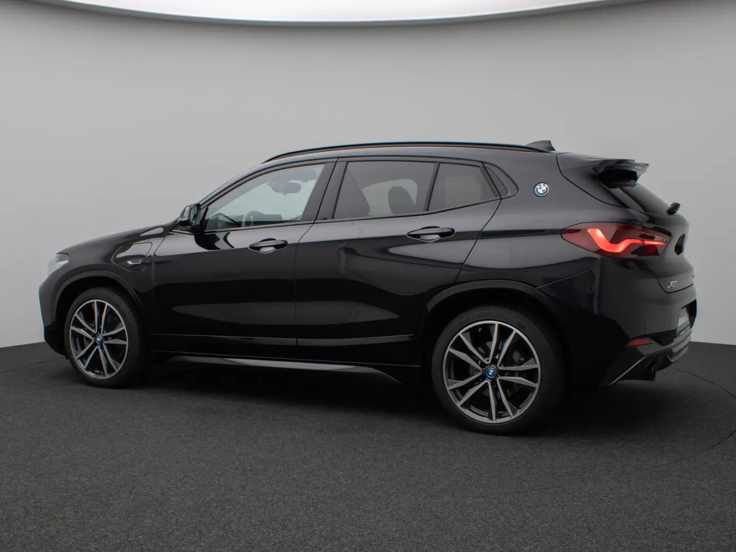 BMW X2 xD25e M Sport HUD Kamera PANO LEASING