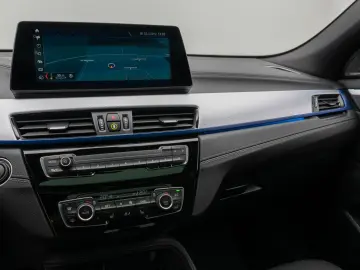 BMW X2 xD25e M Sport HUD Kamera PANO LEASING