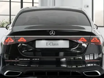 Mercedes-Benz E 200 AMG 360° Pano Distr. LED Noapte