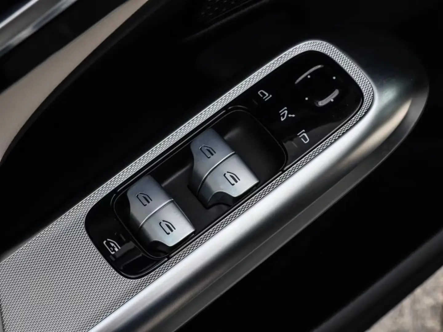 Mercedes-Benz E 200 AMG/Superscreen/LED/Pano