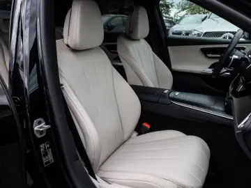 Mercedes-Benz E 200 AMG/Superscreen/LED/Pano