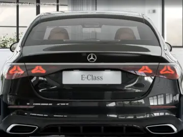 Mercedes-Benz E 200 AMG 360° Pano Burmester