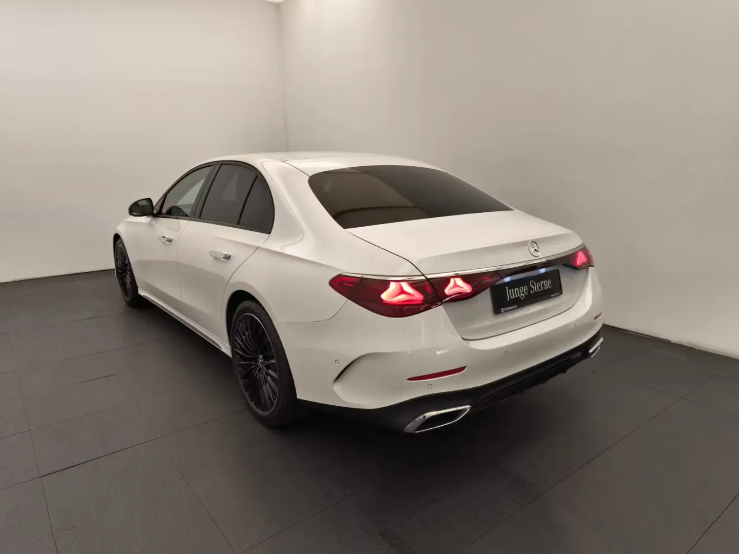 Mercedes-Benz E 200 AMG Premium Superscreen Leder