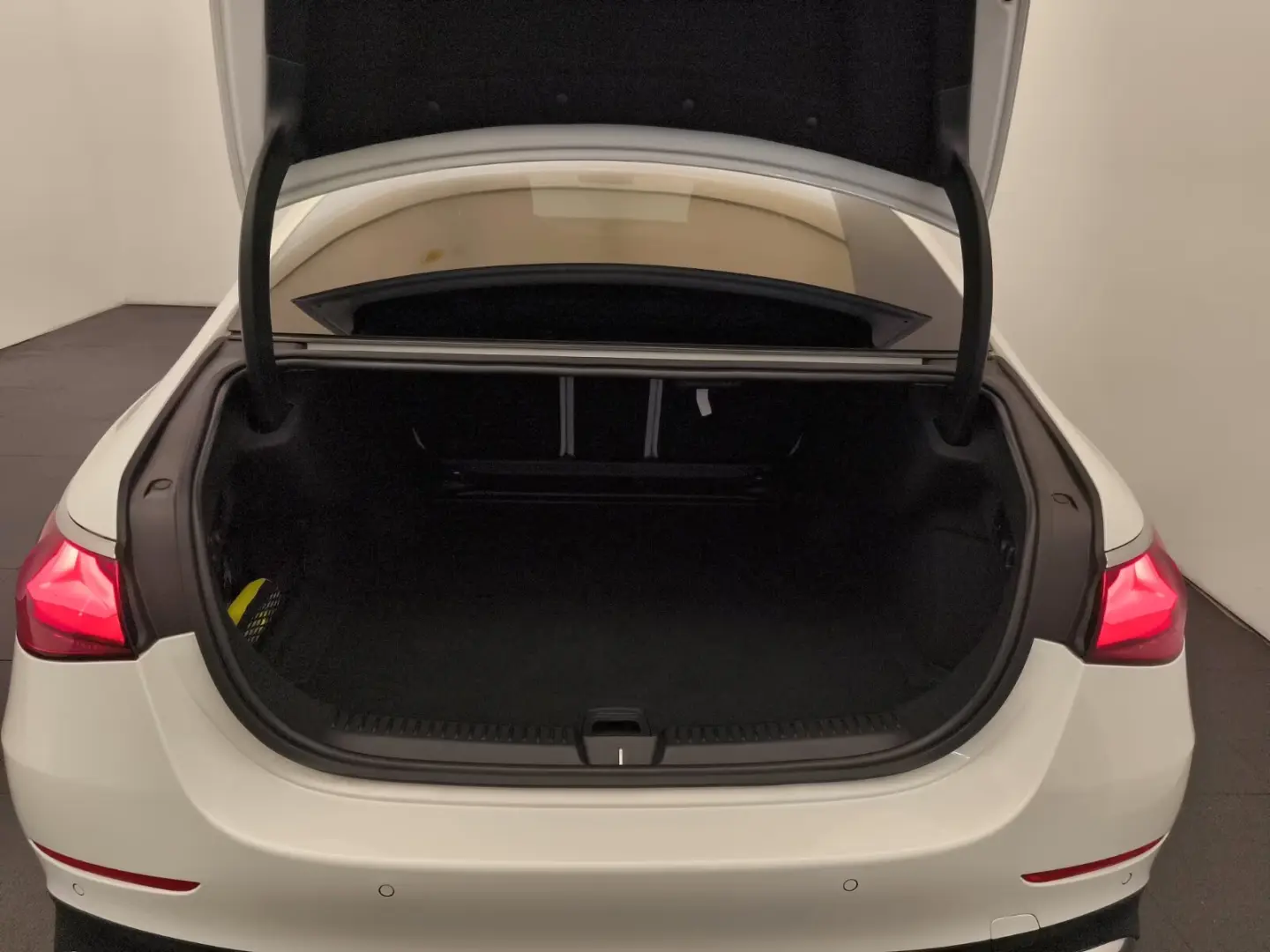 Mercedes-Benz E 200 AMG Premium Superscreen Leder