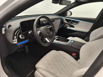 Mercedes-Benz E 200 AMG Premium Superscreen Leder