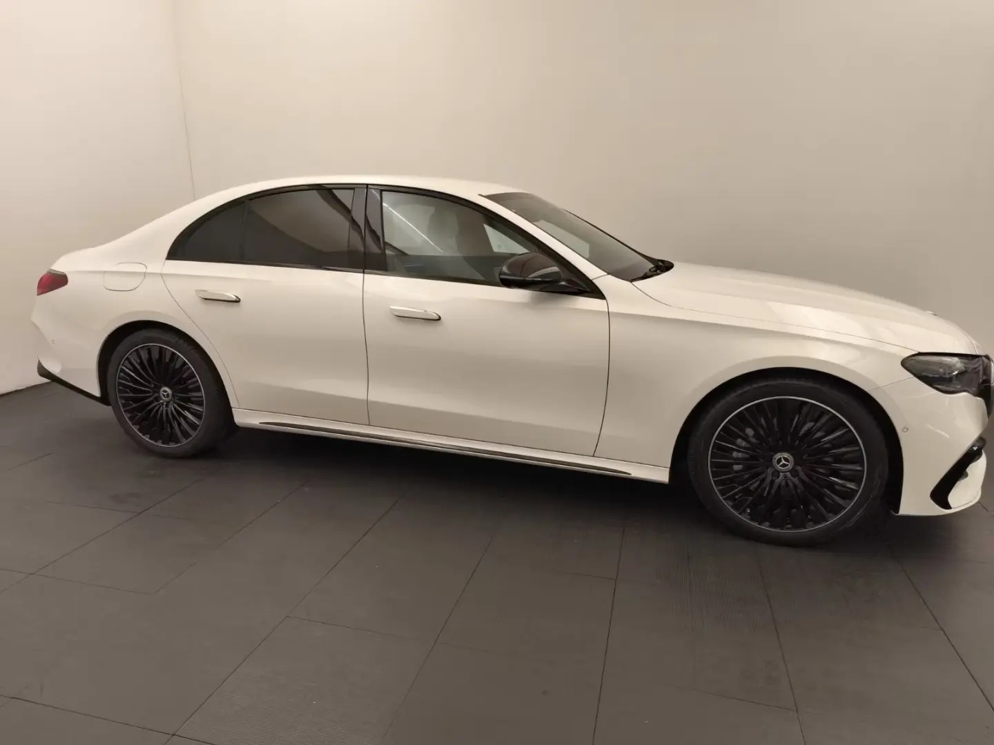 Mercedes-Benz E 200 AMG Premium Superscreen Leder
