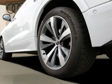 Q8 55 TFSI e S line 21