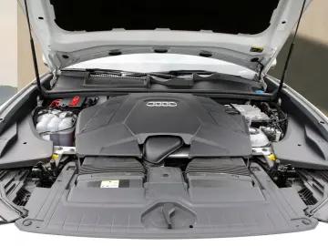 Q8 55 TFSI e S line 21