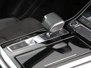 Q8 55 TFSI e S line 21