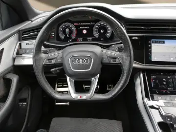 Q8 55 TFSI e S line 21