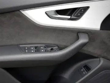 Q8 55 TFSI e S line 21