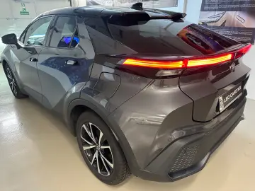 C-HR Hybrid FWD Team Deutschland