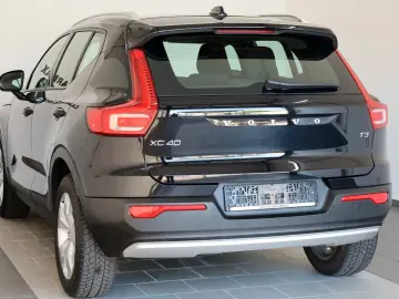 XC40 T3 Momentum Pro, Navi, LED, DAB, PDC
