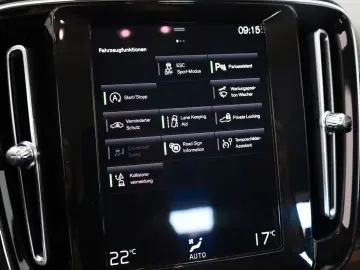 XC40 T3 Momentum Pro, Navi, LED, DAB, PDC