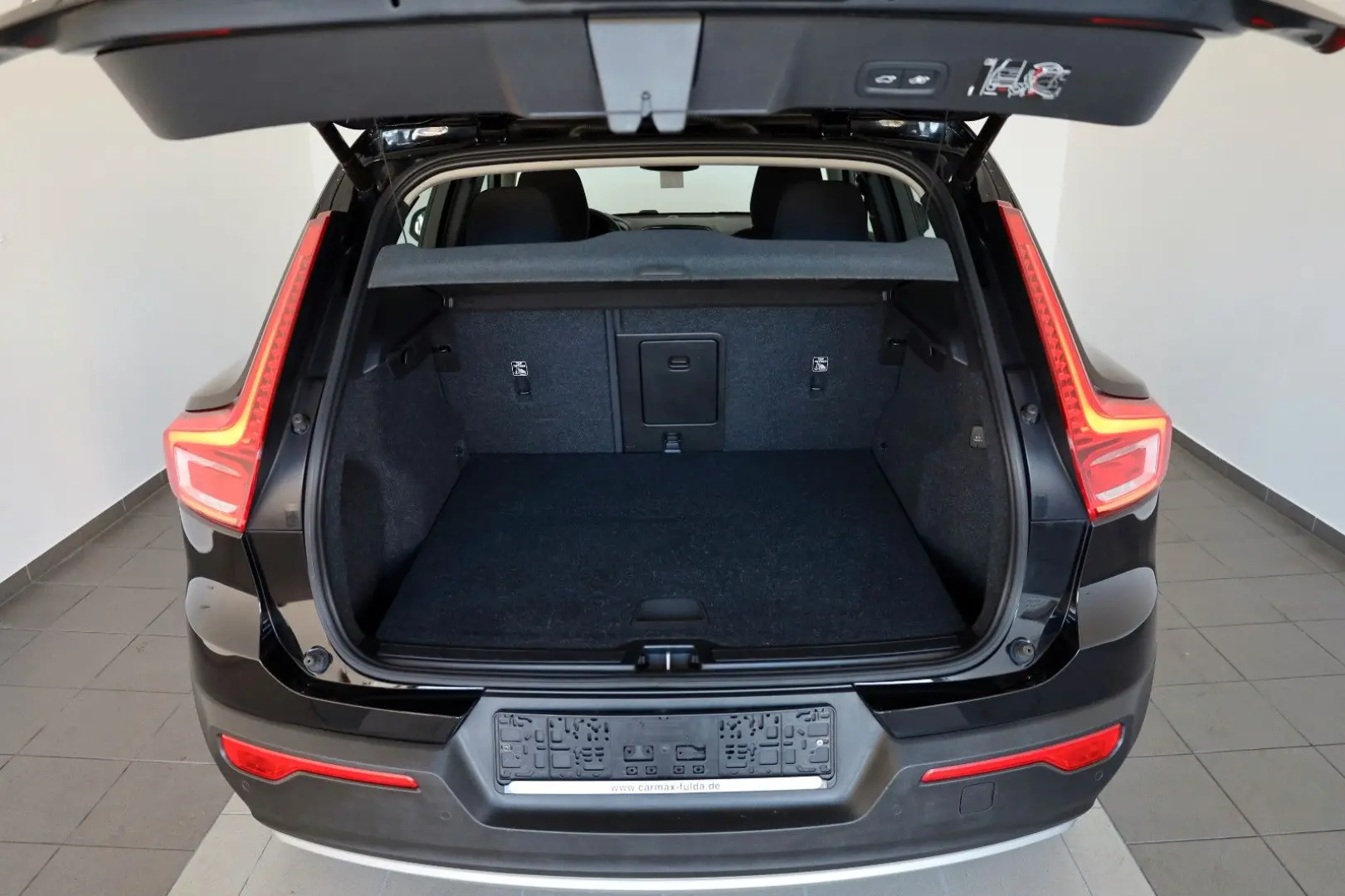 XC40 T3 Momentum Pro, Navi, LED, DAB, PDC