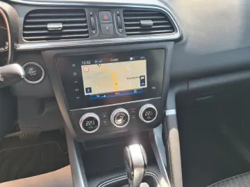 Kadjar BOSE 1.3 TCe 140 GPF AUTOMATIK +NAVI/LED!