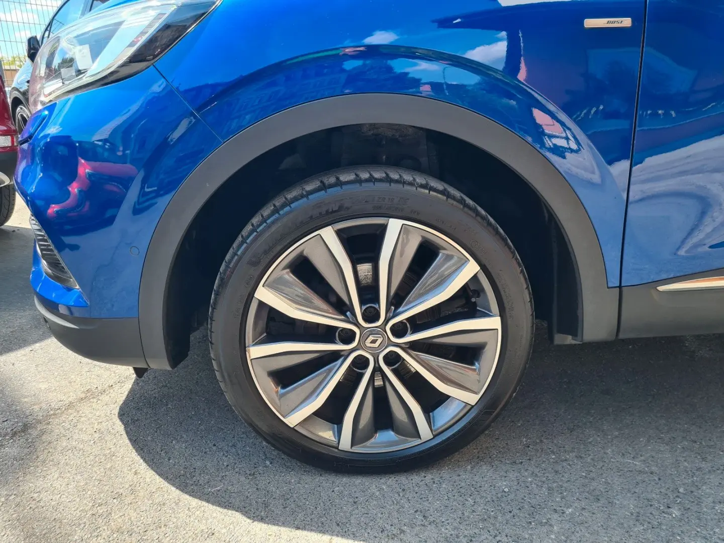 Kadjar BOSE 1.3 TCe 140 GPF AUTOMATIK +NAVI/LED!