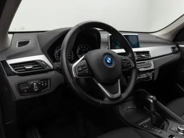 X1 xD25e Parkassist DAB LED Geschwindigkeitsreg