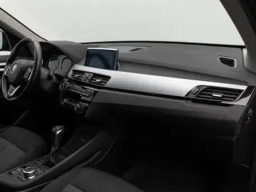 X1 xD25e Parkassist DAB LED Geschwindigkeitsreg