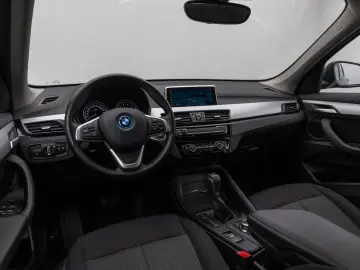 X1 xD25e Parkassist DAB LED Geschwindigkeitsreg