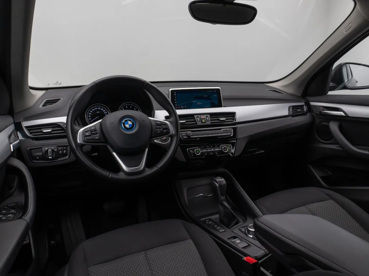 X1 xD25e Parkassist DAB LED Geschwindigkeitsreg