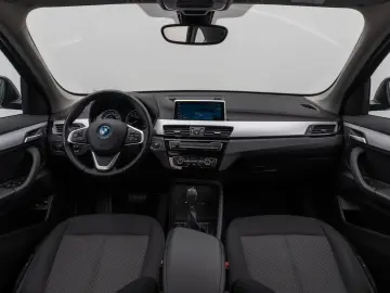 X1 xD25e Parkassist DAB LED Geschwindigkeitsreg