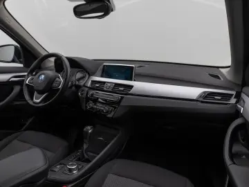 X1 xD25e Parkassist DAB LED Geschwindigkeitsreg