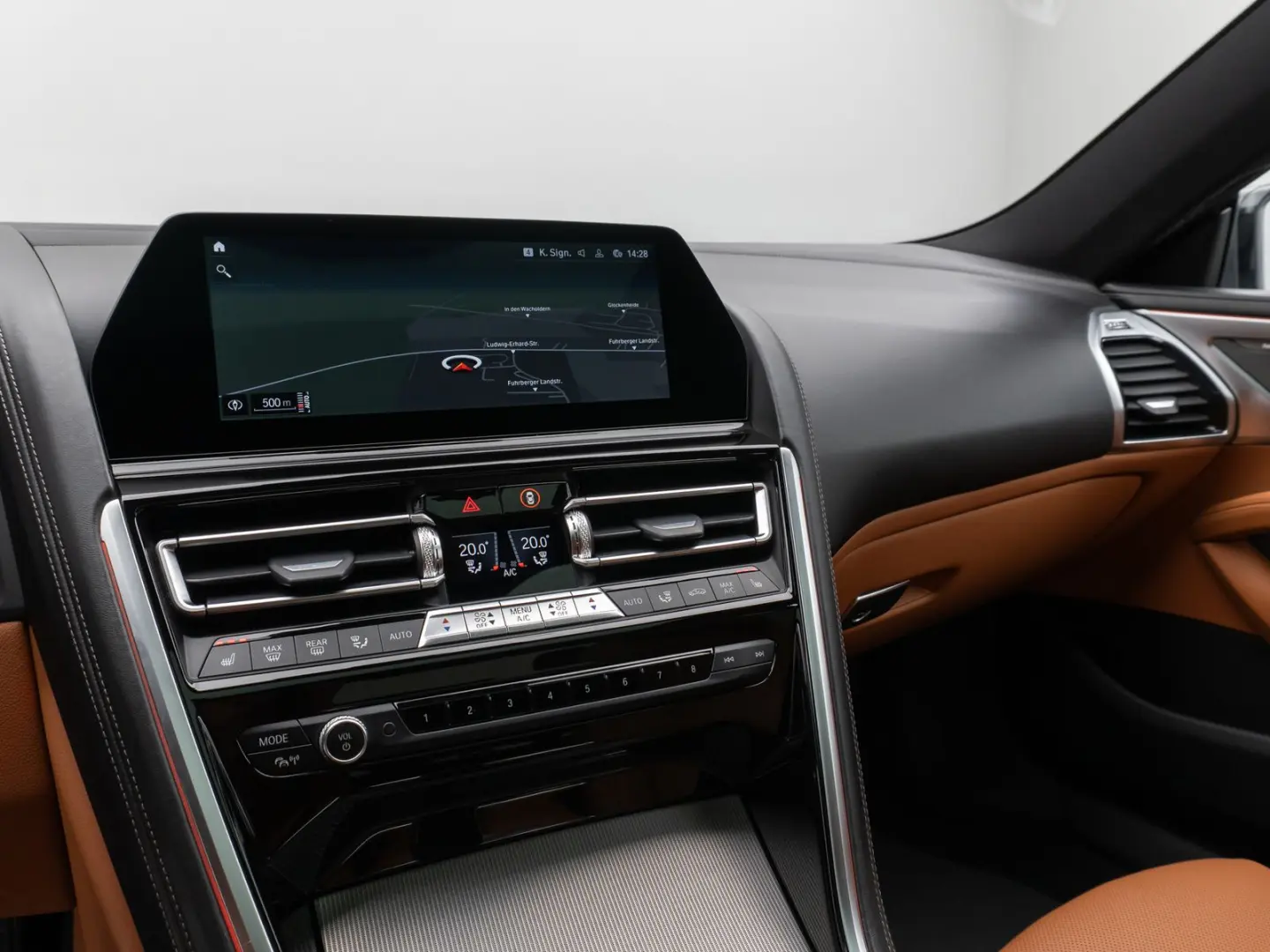 M850i xD GC Panorama 360°DAB H/K SoftCl 20Zoll