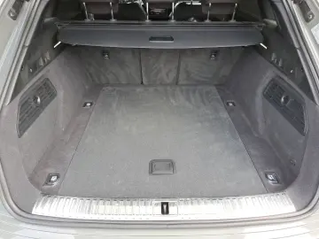 e-tron S line black 50 quattro AHK NAV HEAD KAM