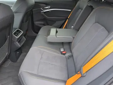 e-tron S line black 50 quattro AHK NAV HEAD KAM