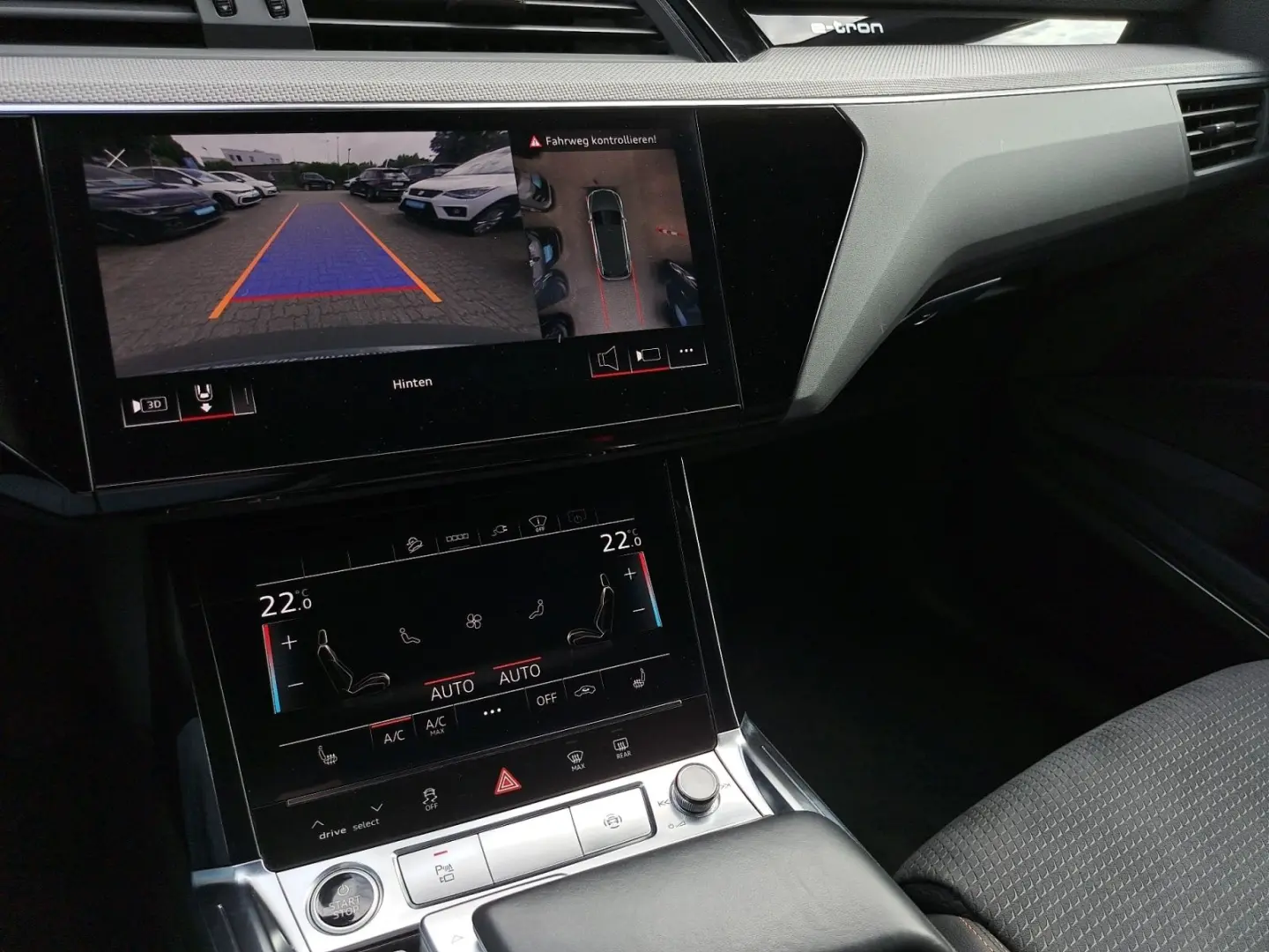 e-tron S line black 50 quattro AHK NAV HEAD KAM