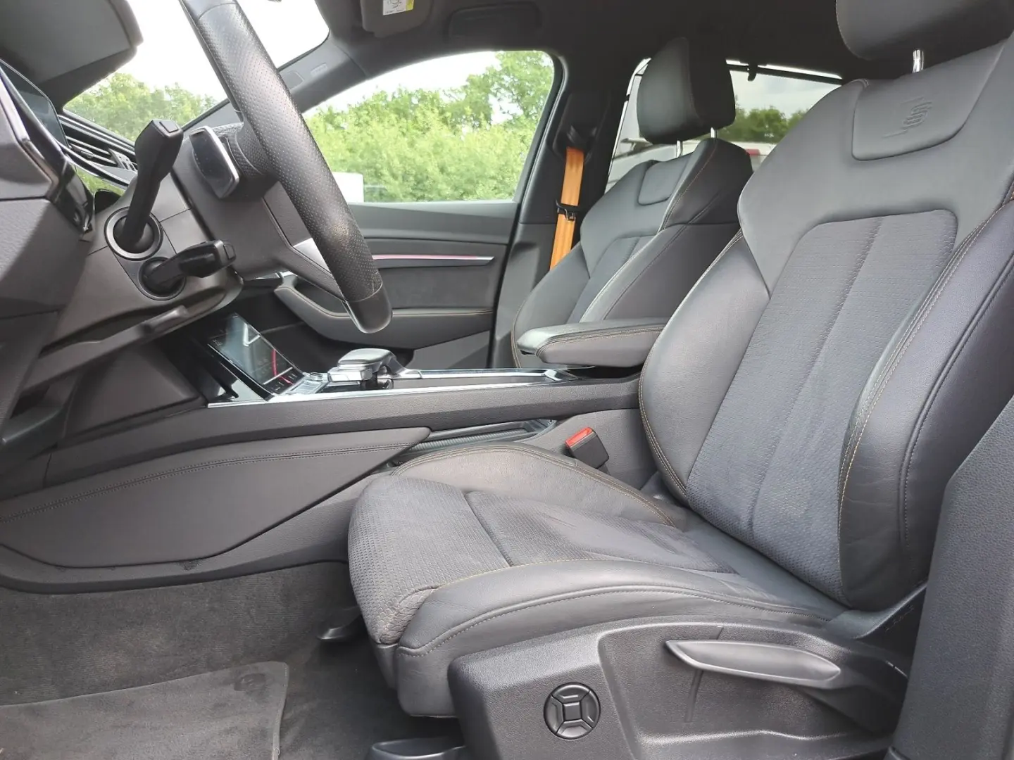e-tron S line black 50 quattro AHK NAV HEAD KAM