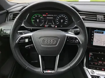 e-tron S line black 50 quattro AHK NAV HEAD KAM