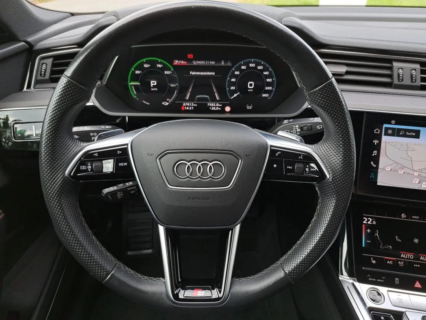 e-tron S line black 50 quattro AHK NAV HEAD KAM