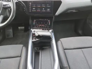 e-tron S line black 50 quattro AHK NAV HEAD KAM