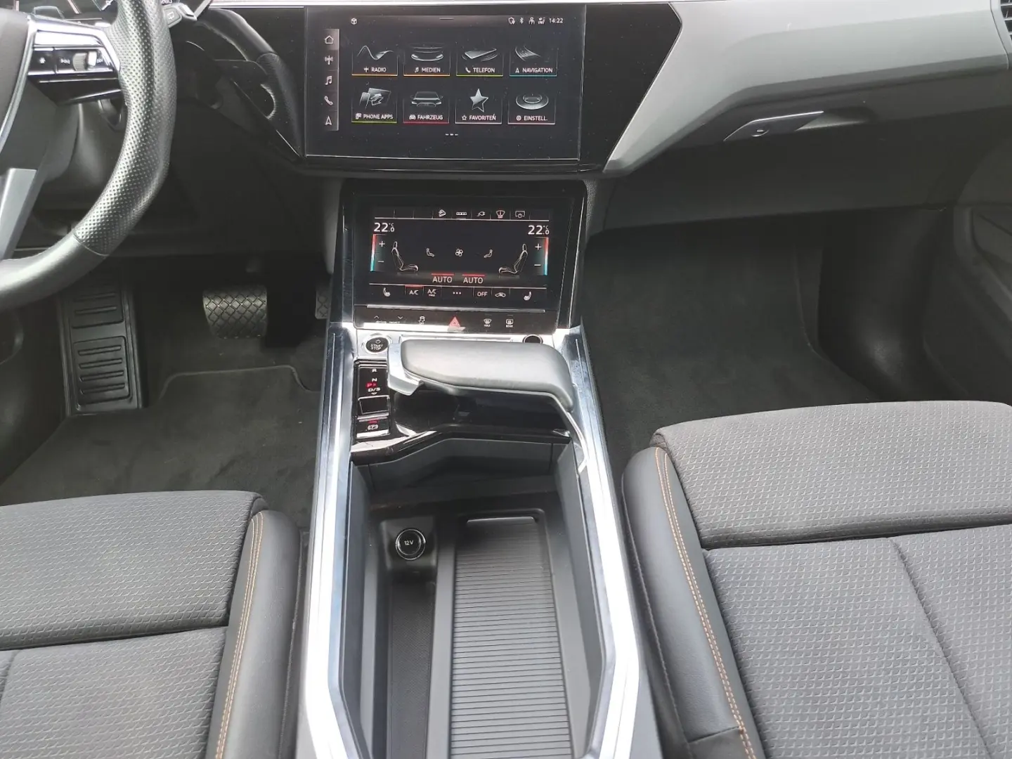 e-tron S line black 50 quattro AHK NAV HEAD KAM