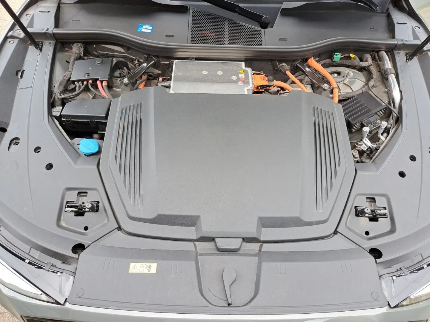 e-tron S line black 50 quattro AHK NAV HEAD KAM